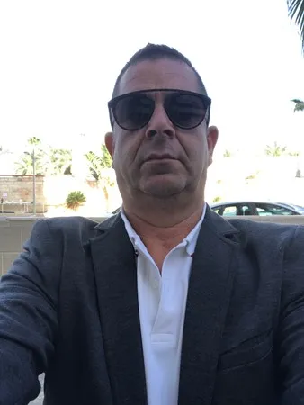 צ׳רלי