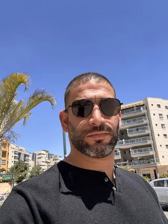 מכור לציצים 