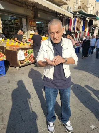 אושקי