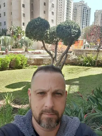 המטפל 