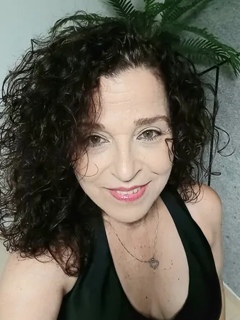נעמי בכר