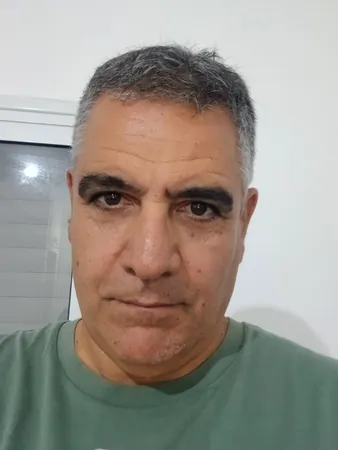 אדום10