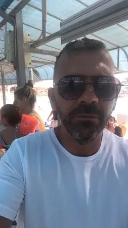 Victor L
