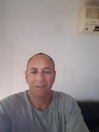 חי 18