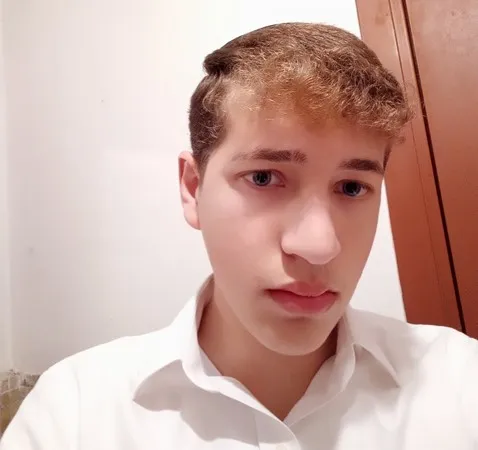 החתיך עם הענק