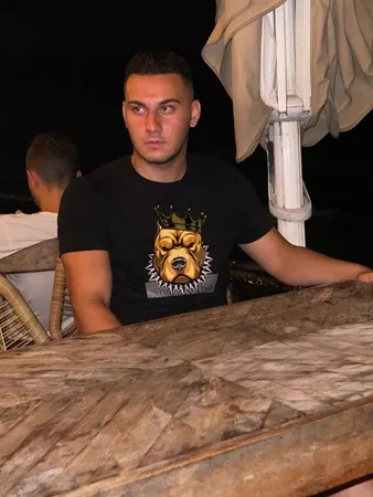 2002Moshe