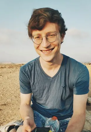 אהרון.