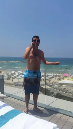 דורון מ