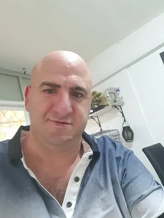 דניאל77