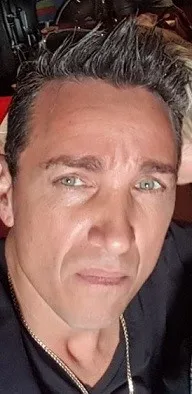 בחור נקי ומיוחד