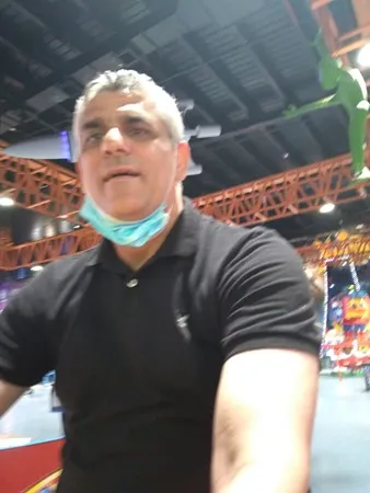 יורם ועקנין 