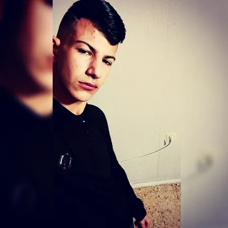 אלון.K