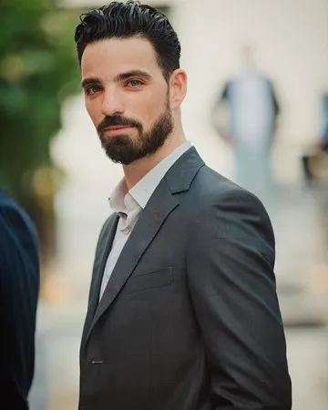 Ilya Gokhman 