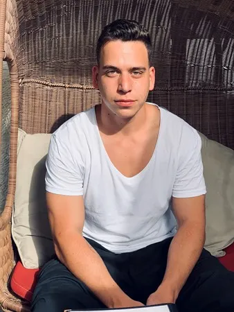 גיא מהמרכז