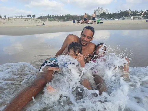 עידו ב.נ