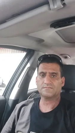 עמנואל  ג