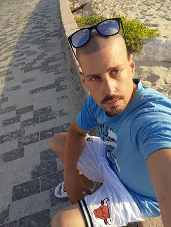 גבר מהקריות