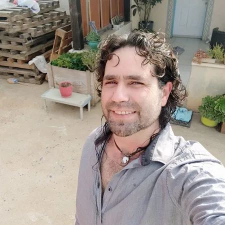 אייל. ב