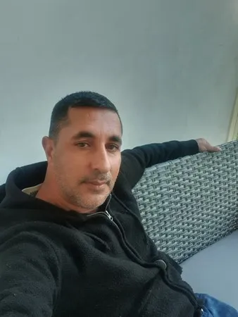 אילן ..