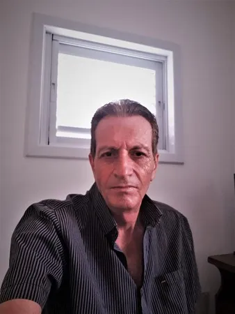 מבוגר חמוד
