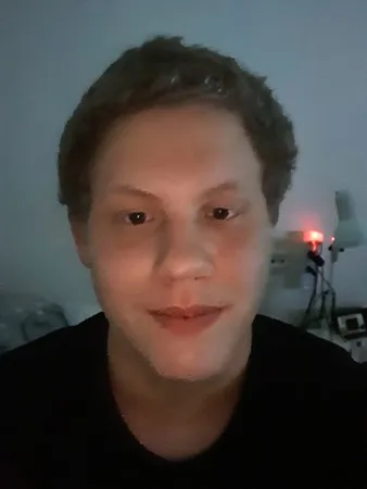 אמיר רדומיסלנסק