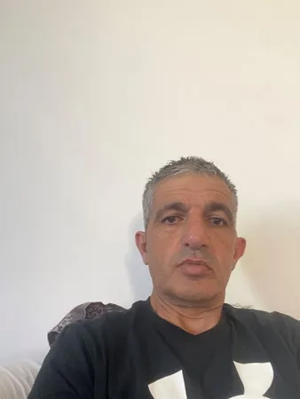 אביavi49