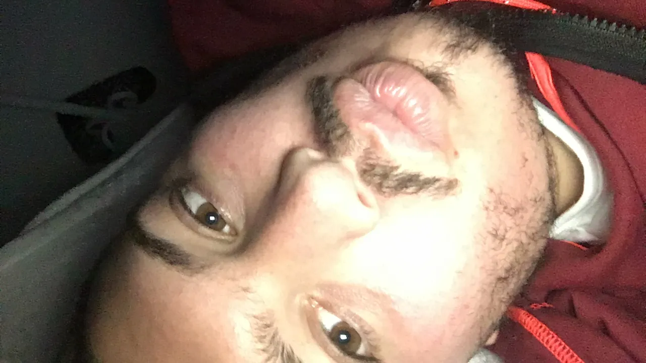 טוני