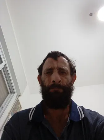 מול
