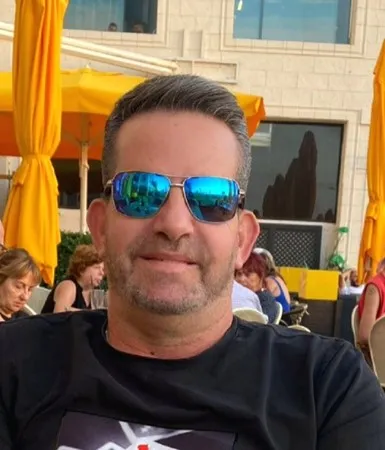 אהבה זה שם המשח