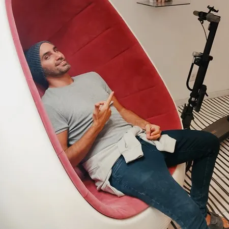 האיש והאגדה חדש