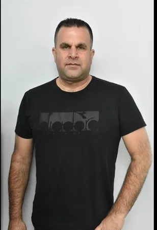 שחר 76
