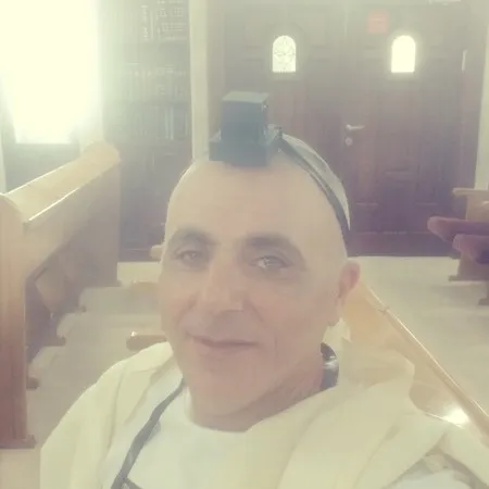 אבי צור