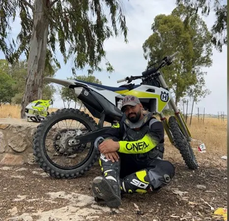 עמי מזאריב