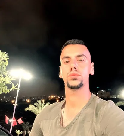 גבר לענין