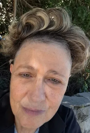מטפסת בסולמות