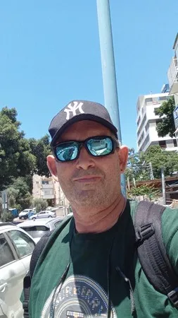 אבי חי