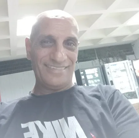 אבי יהושע 