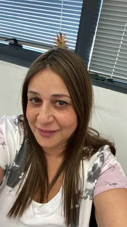 אישה54