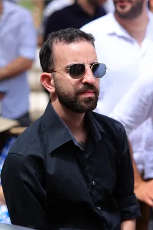 אביר א