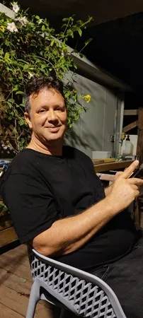 אדם יצחק