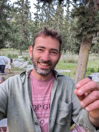 Eyal e