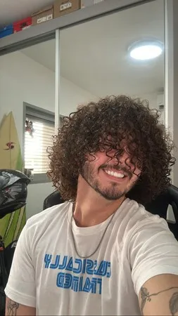 בודק אם שווה