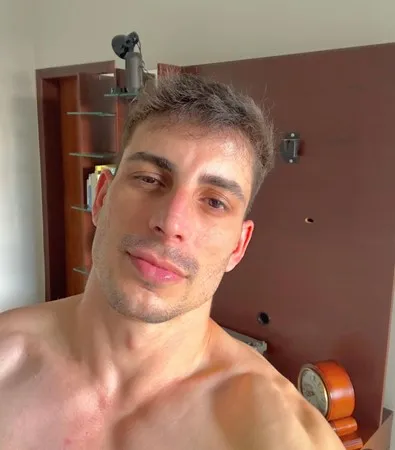 אדם מלך3