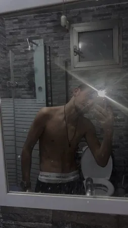 Hshshdhsjsbs