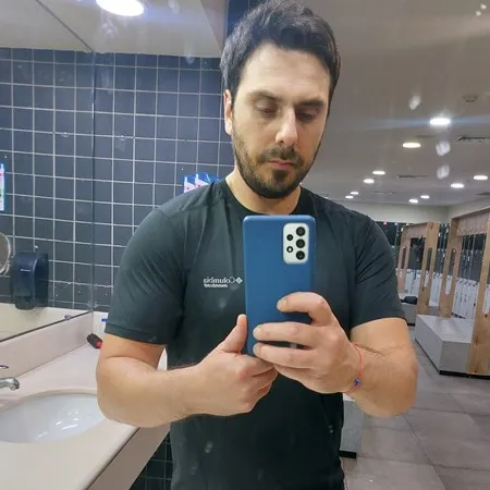  דמיאן מ