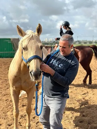 מירו נעורי  אחל