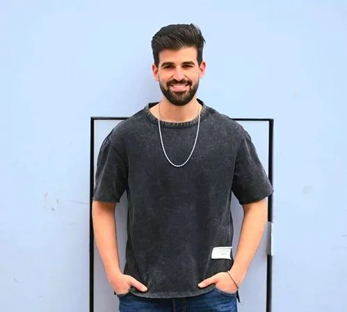 אדם94
